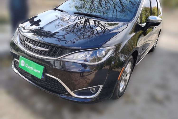 Used Chrysler Grand Voyager 2017 3.6L Premium Edition