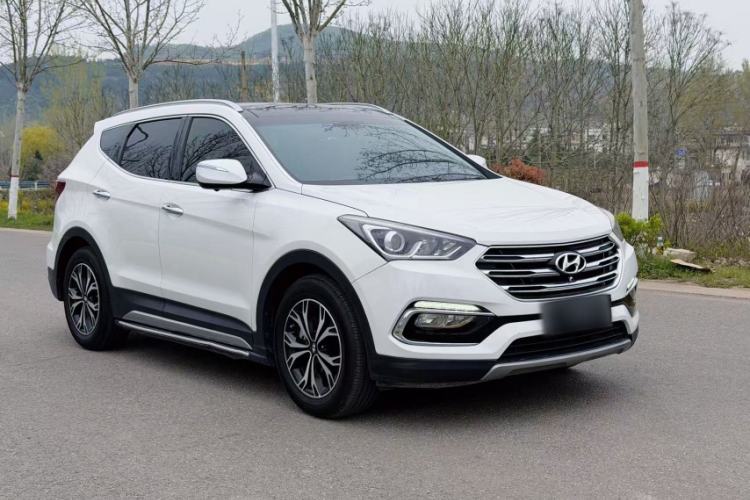 Used Hyundai Santa Fe 2017 2.0T Automatic All-Wheel Drive Smart 7-Seater
