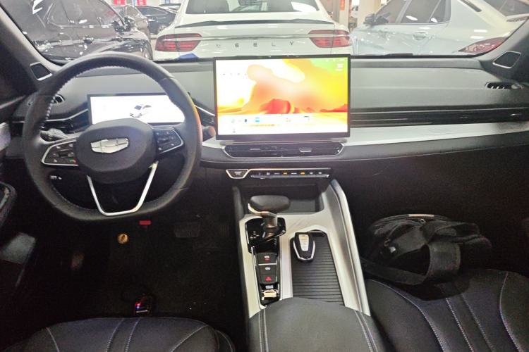 Used Geely Auto Preface 2025 Dongfang Yao 1.5TD Kunlun Edition Center Console