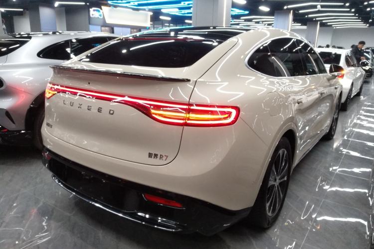 Used Hima Luxeed R7 2025 Range-Extended Version 251 km Max
