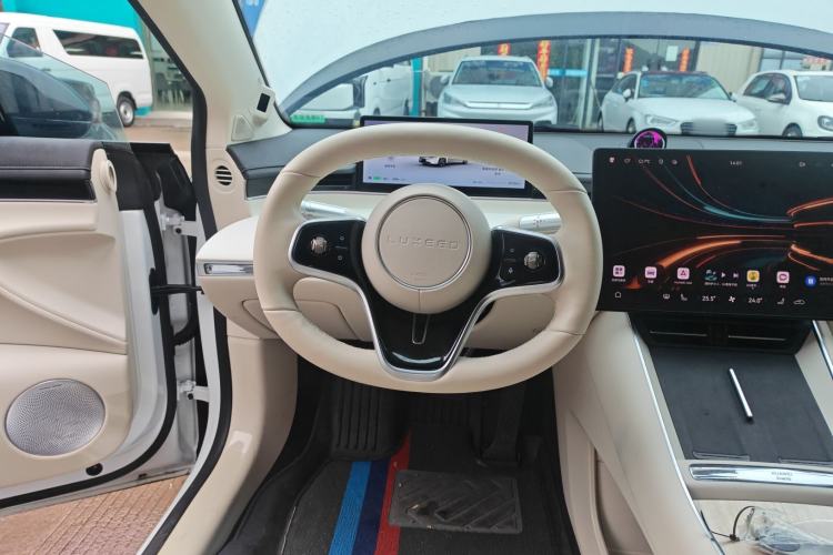 Used Hima Luxeed S7 2024 Max Rear-Drive Long-Range Intelligent Driving Version