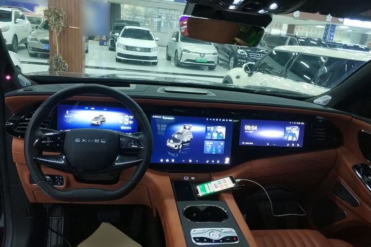 Used EXEED Lanyue C-DM 2025 180 Ultra-Long Range Ultra All-Wheel Drive 6-Seater Center Console