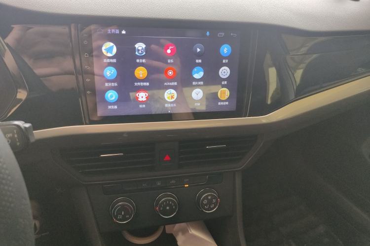 Used Volkswagen Bora 2019 Revised Version 1.5L Manual Fashion Edition China VI Standard Audio And AC Panel