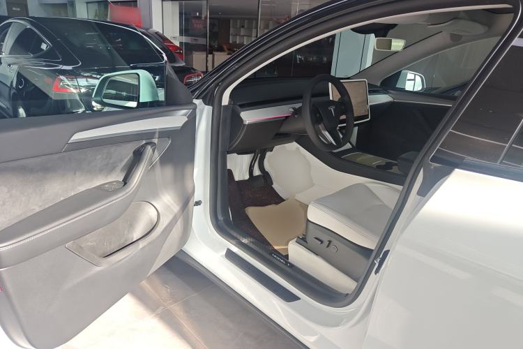 Used Tesla Model Y 2024 Rear-Wheel-Drive Version