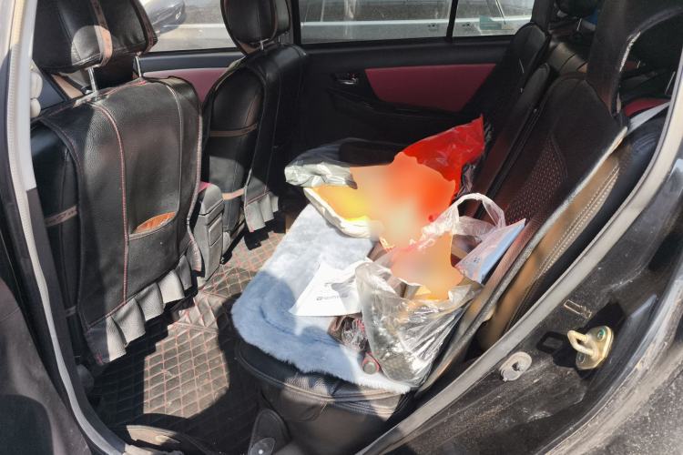 Used Geely Auto Golden Eagle 2011 Cross 1.5L Manual Standard VVT Left Rear Seat