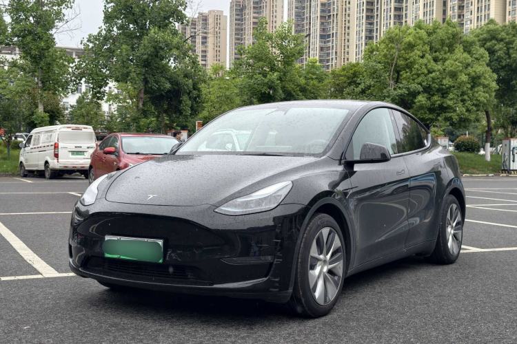 Used Tesla Model Y 2022 Long-Range All-Wheel-Drive Version
