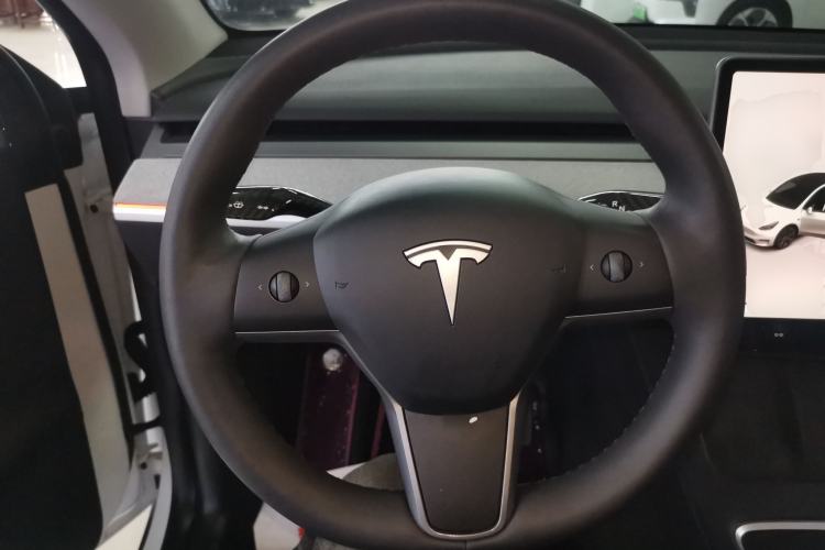 Used Tesla Model Y 2023 Rear-Wheel-Drive Version Steering Wheel