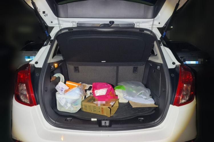 Used Buick Encore 2016 18T Automatic Two-Wheel Drive Urban Fashion Model Trunk