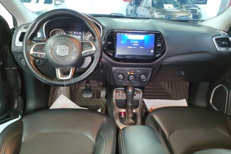 Used Jeep Compass 2017 200T Automatic Enjoyment Version

