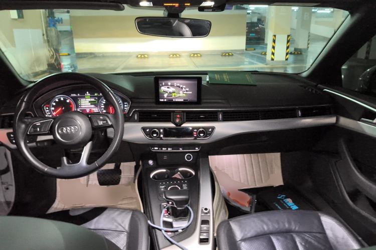 Used Audi A5 2017 Cabriolet 40 TFSI Fashion Model Center Console