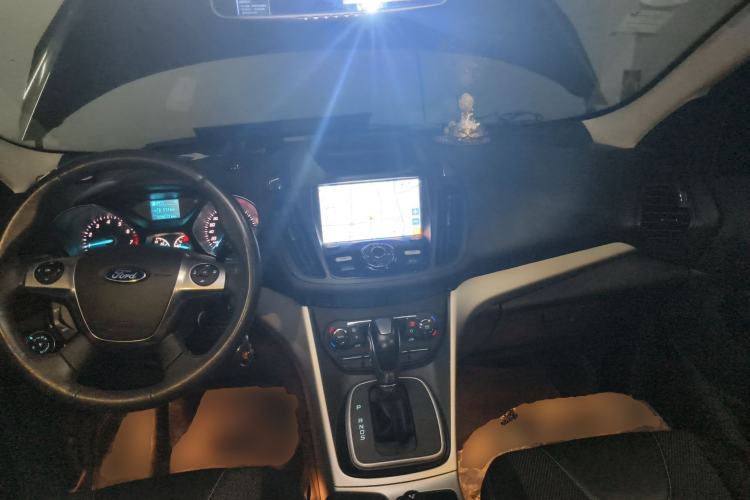 Used Ford Kuga 2015 1.5L GTDi Two-Wheel Drive Fashion Edition Center Console