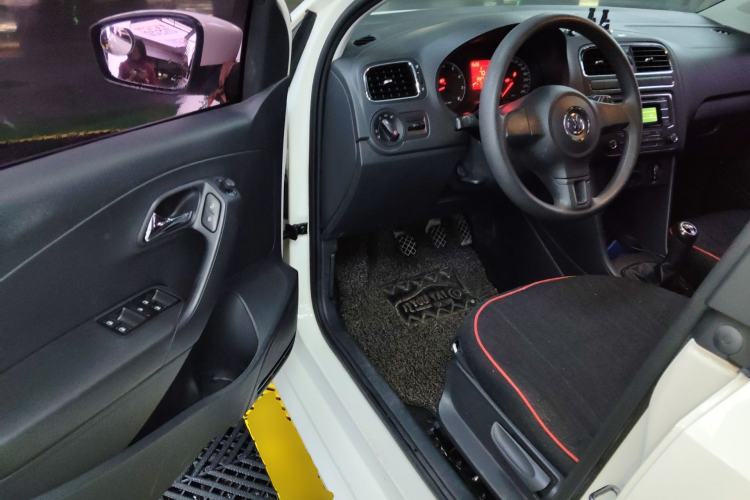 Used Volkswagen Polo 2013 1.4L Manual Comfort Edition Driver Seat