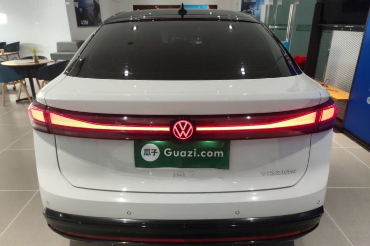 Used Volkswagen ID.7 VIZZION 2024 AIR model
