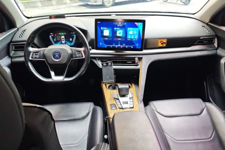 Used BYD Song Pro New Energy 2019 DM 1.5T Four-Wheel Drive Performance Edition Deluxe Model Center Console