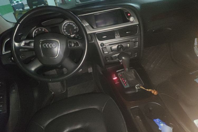 Used Audi A4L 2012 2.0 TFSI automatic standard version