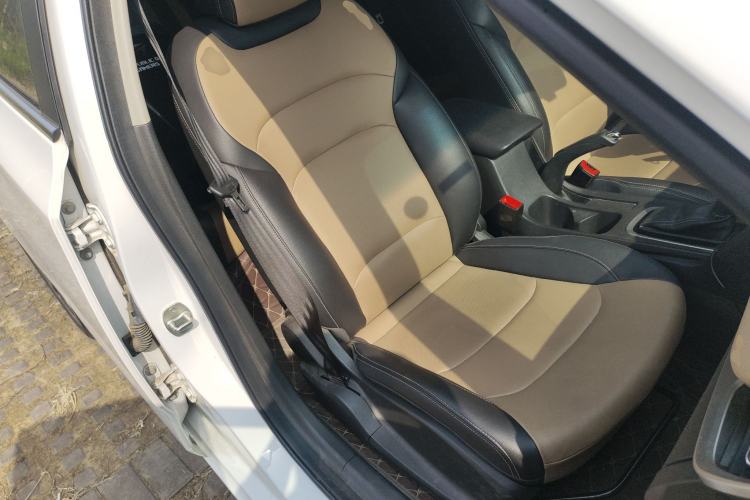 Used Chevrolet Monza 2022 320 Automatic Enjoyment Sunroof Version Right Front Seat