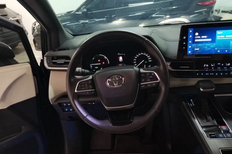 Used Toyota SIENNA 2021 2.5L Hybrid Premium Edition Steering Wheel