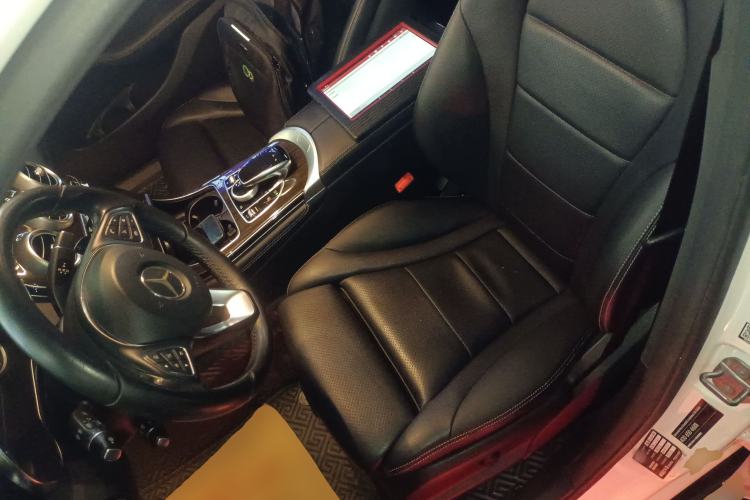 Used Mercedes-Benz GLC 2018 Facelift GLC 260 4MATIC Luxury Edition
