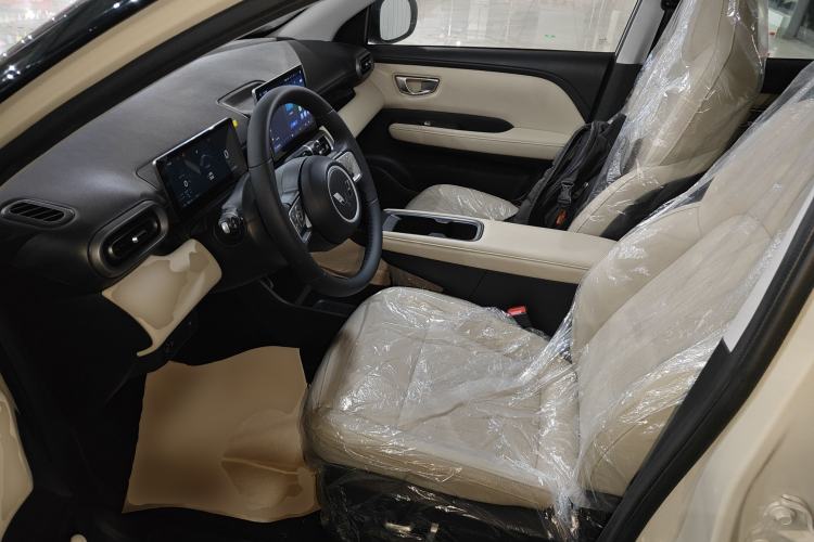 Used Wuling Bingo PLUS 2024 330 km Range Five-Seater Version
