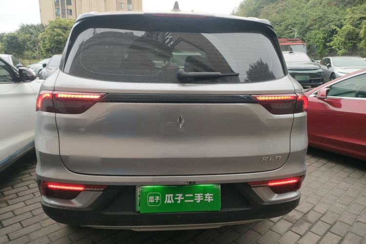 Used Livan 9 2023 470 km Leading Edition
