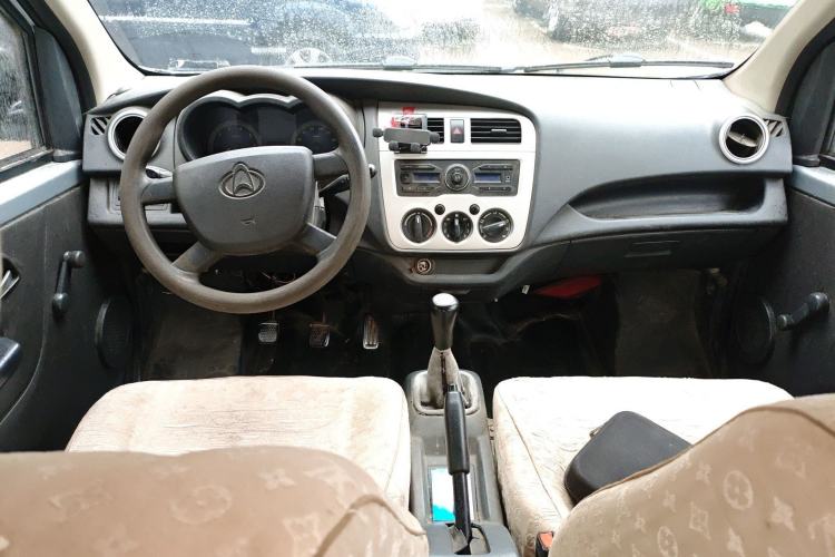 Used CHANGAN KAICHENG Star 2013 1.2L New Changan Star CNG Base Model JL473QE Center Console