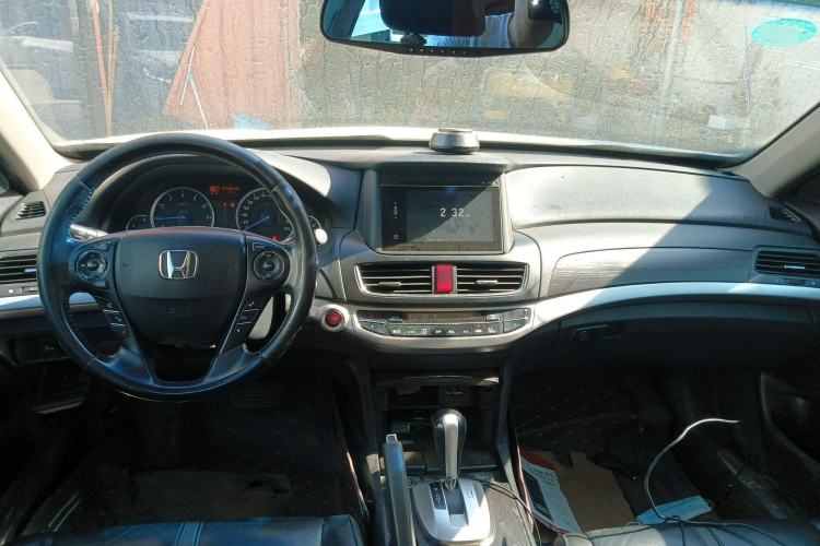 Used Honda Crosstour 2014 2.4L Luxury Edition Interior 2