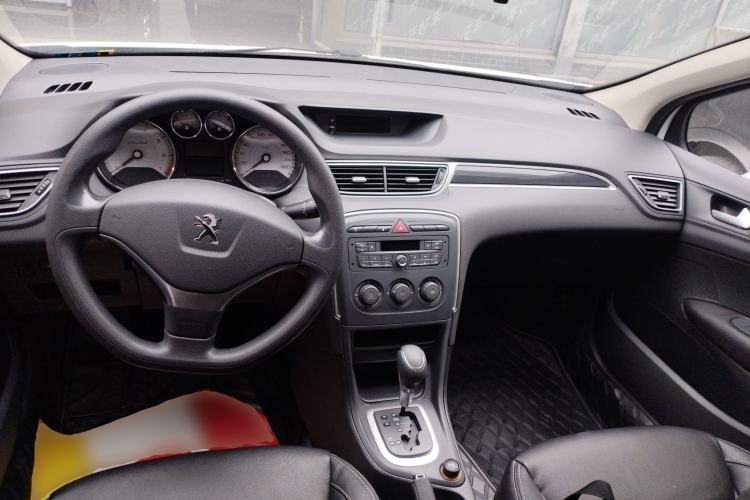 Used Peugeot 308 2014 Enjoy Edition Classic 1.6L Automatic Premium Model Center Console