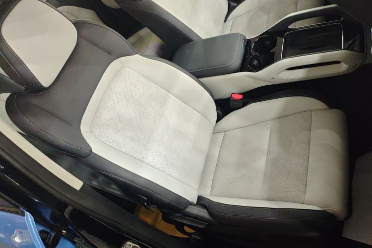 Used iCAR 03 2024 501km Two-Wheel Drive Long-Range Version Right Front Seat