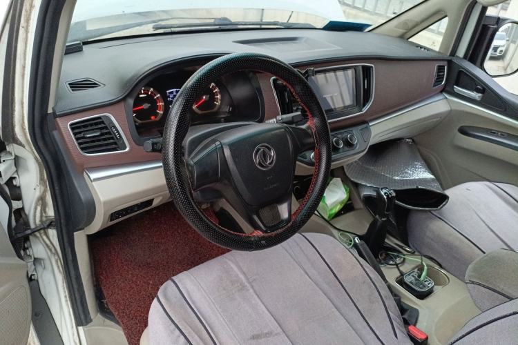 Used FORTHING Lingzhi 2019 M5L 1.6L 7-Seater Luxury Model China VI Standard Center Console