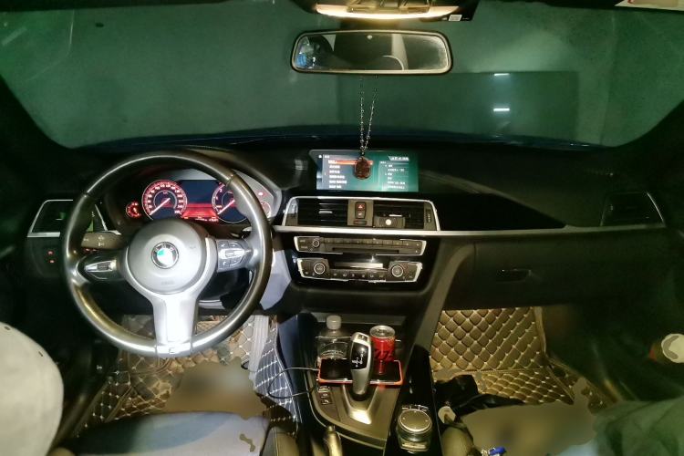 Used BMW 3 Series GT 2019 320i Sport Edition Center Console