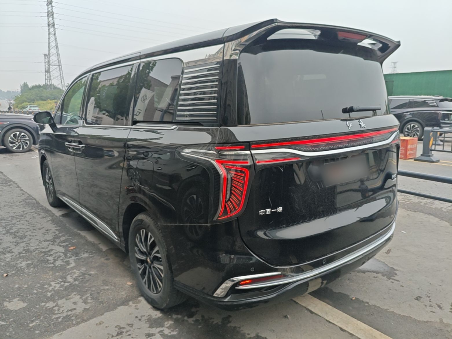 Hongqi HQ9 PHEV 2024 2.0T Four-Wheel Drive Business Edition — снимка 4
