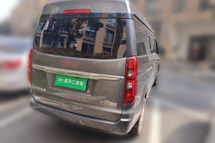 Used Jinbei Gold Hiace 2023 1.5L Passenger Van Travel Lion 5/6/7-Seater with Central Air Conditioning Rear Right 45 Deg