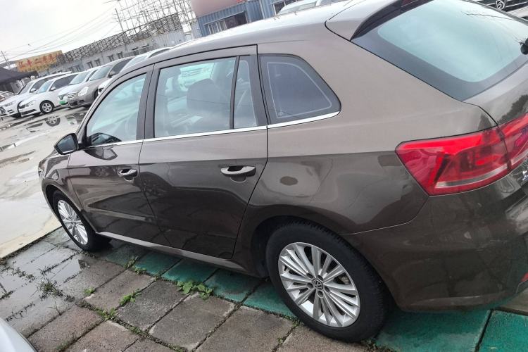 Used Volkswagen Gran Lavida 2013 1.6L Manual Comfort Model Exterior 5