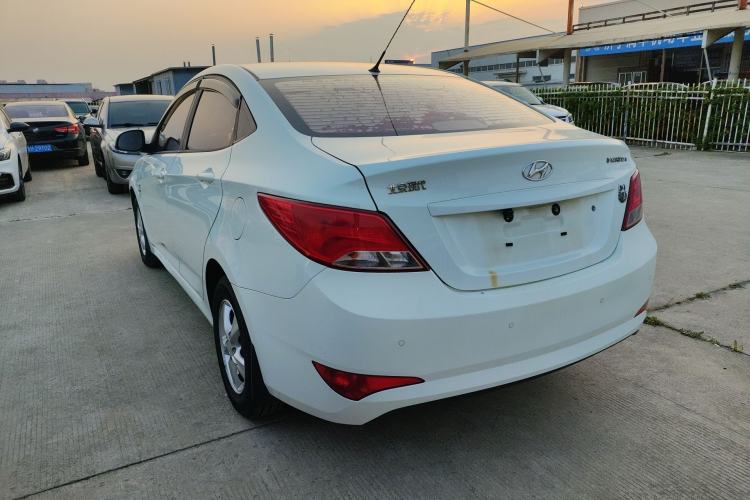 Used Hyundai Verna (older generation) 2014 1.4L Manual Smart GLS Trim Exterior 2