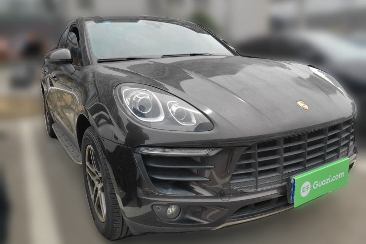 Used Porsche Macan 2017 Macan 2.0T Front Right 45 Deg