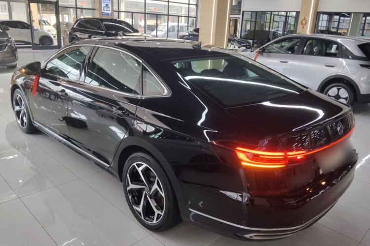 Used Volkswagen Passat 2023 Revised 330TSI Starry Elite Edition Rear Left 45 Deg