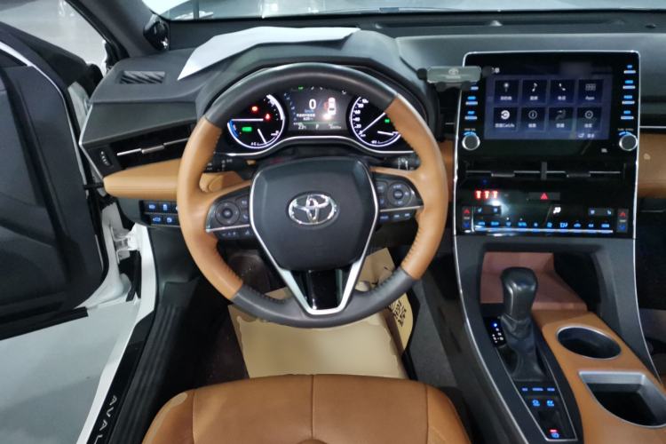Used Toyota Avalon 2019 Dual-Engine 2.5L Limited Flagship Edition China VI Standard