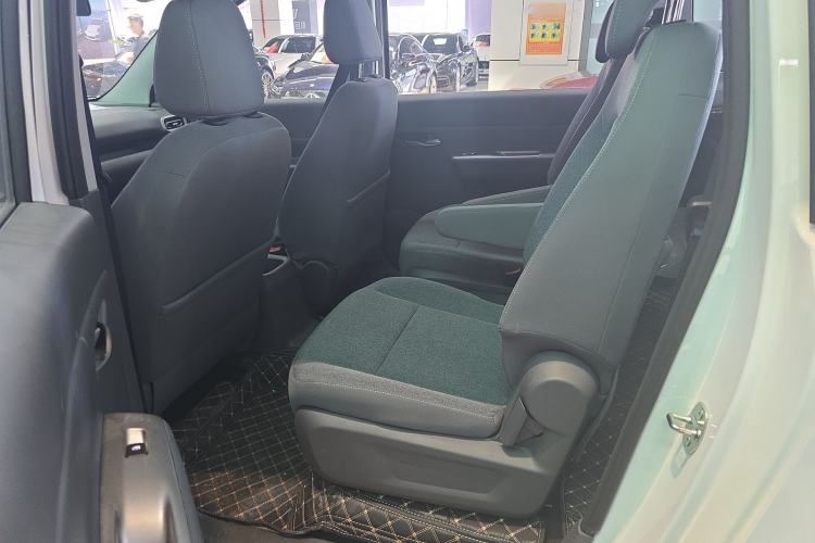Used Wuling Hongguang New Energy 2025 Extended-Range Hybrid 50KM Comfort Version Left Rear Seat