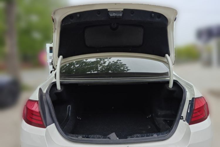 Used BMW 5 Series 2012 523Li Leading Model Trunk