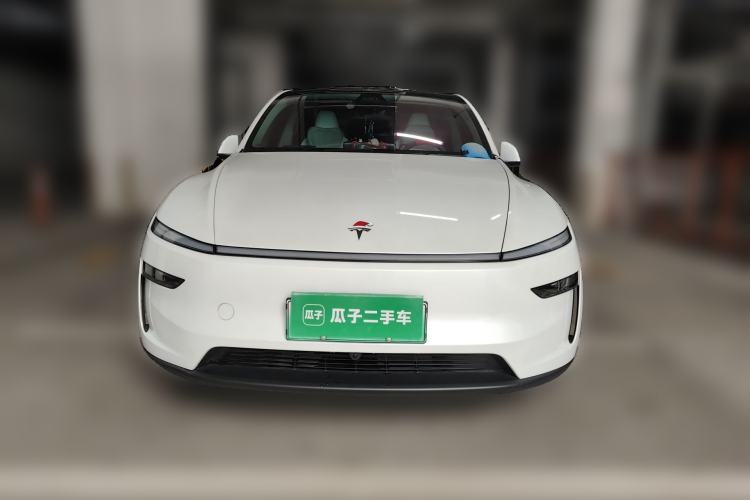 Used Tesla Model Y 2025 Updated Version Long-Range All-Wheel Drive Front