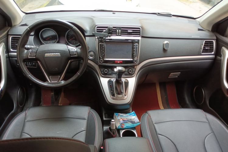 Used Haval H6 2017 Restyled Red-Label Sport Version 1.5T Automatic Two-Wheel Drive Luxury Trim Center Console