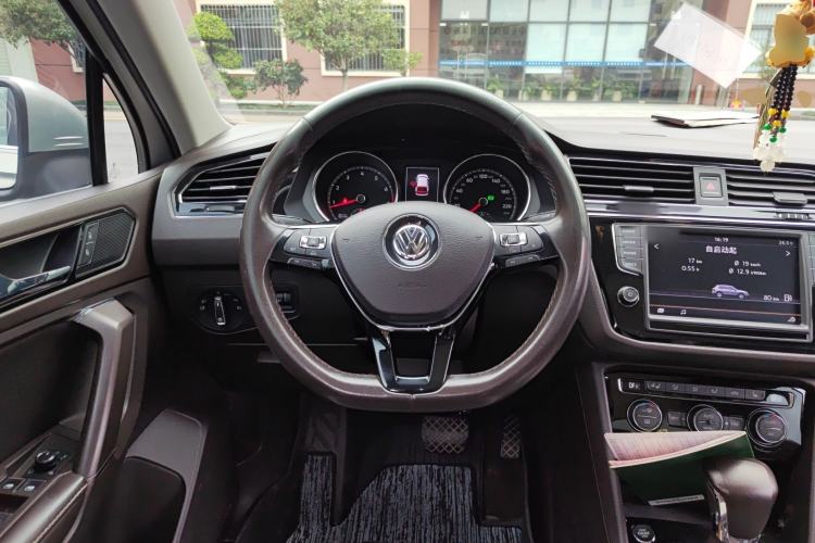 Used Volkswagen Tiguan L 2017 330TSI Automatic Two-Wheel Drive Luxury Edition
