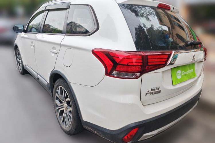 Used Mitsubishi Outlander 2018 2.0L Two-Wheel Drive Glory Edition 5 Seats
