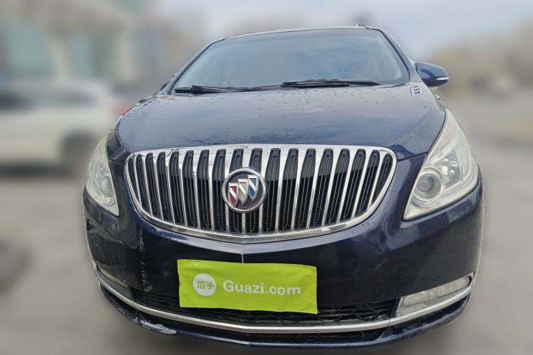 Used Buick GL8 2011 2.4L CT Luxury Business Comfort Edition Front