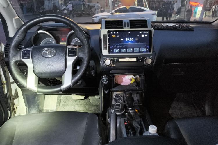 Used Toyota Prado 2014 2.7L Automatic Standard Edition Center Console