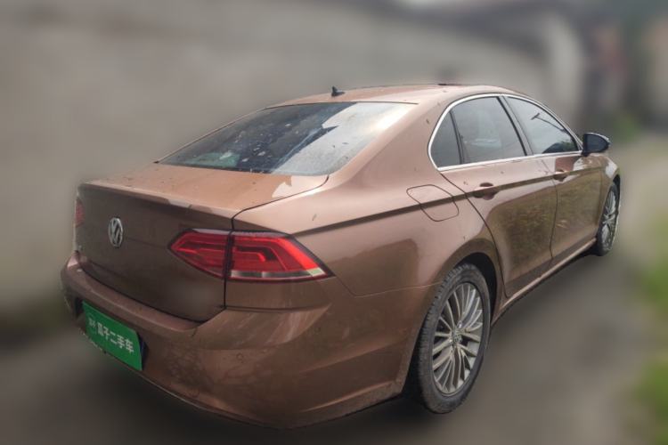 Used Volkswagen Lamando 2015 280TSI DSG Luxury Edition Rear Right 45 Deg