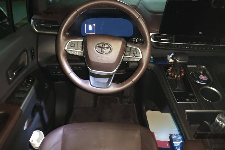 Used Toyota SIENNA 2021 2.5L Hybrid Platinum Edition Steering Wheel