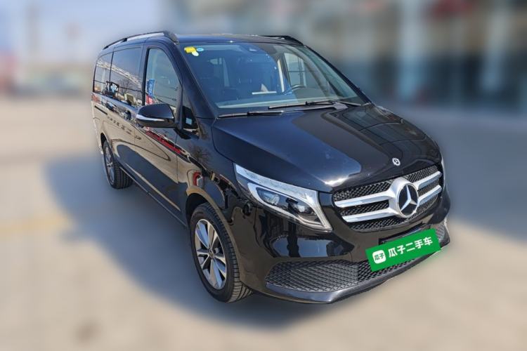 Used Mercedes-Benz V-Class 2020 V 260 Avantgarde Edition Front Right 45 Deg