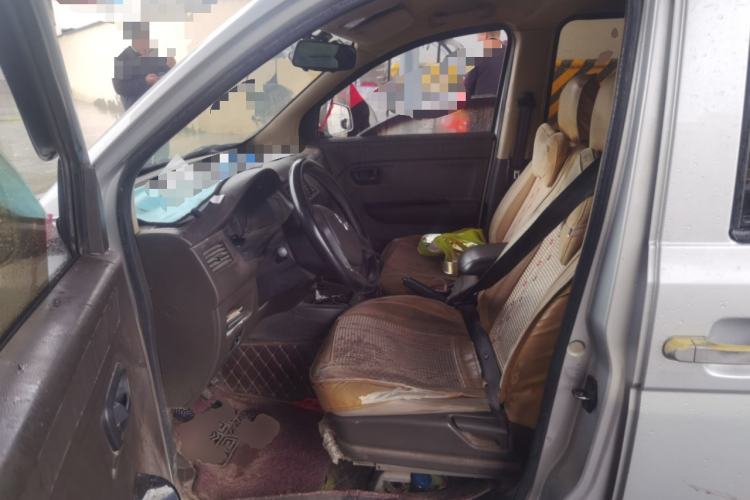 Used Wuling Rongguang V 2015 1.2L Standard Version
