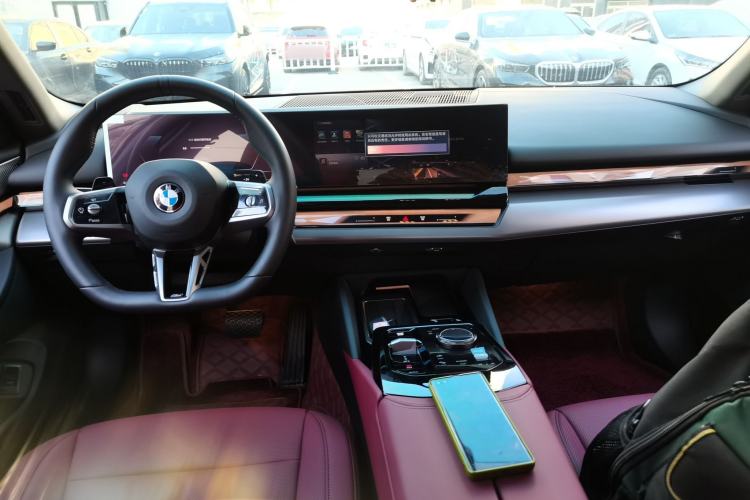 Used BMW 5 Series 2026 530Li Leading M Sport Package Center Console